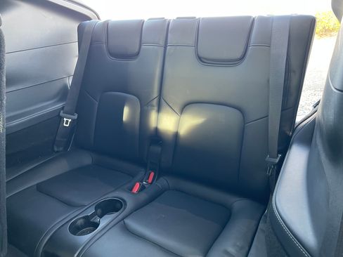 Used 2022 Tesla Model Y Long Range image 12