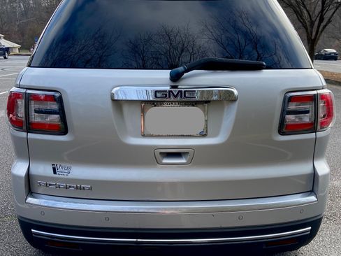 Used 2016 GMC Acadia SLE image 4