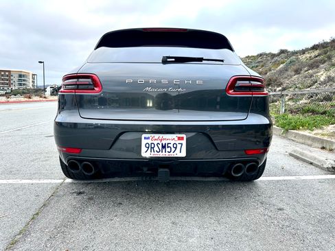 Used 2017 Porsche Macan Turbo image 8