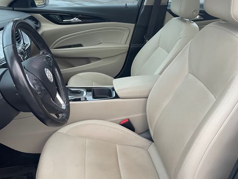 Used 2019 Buick Regal Essence w/ Driver Confidence Package I image 8
