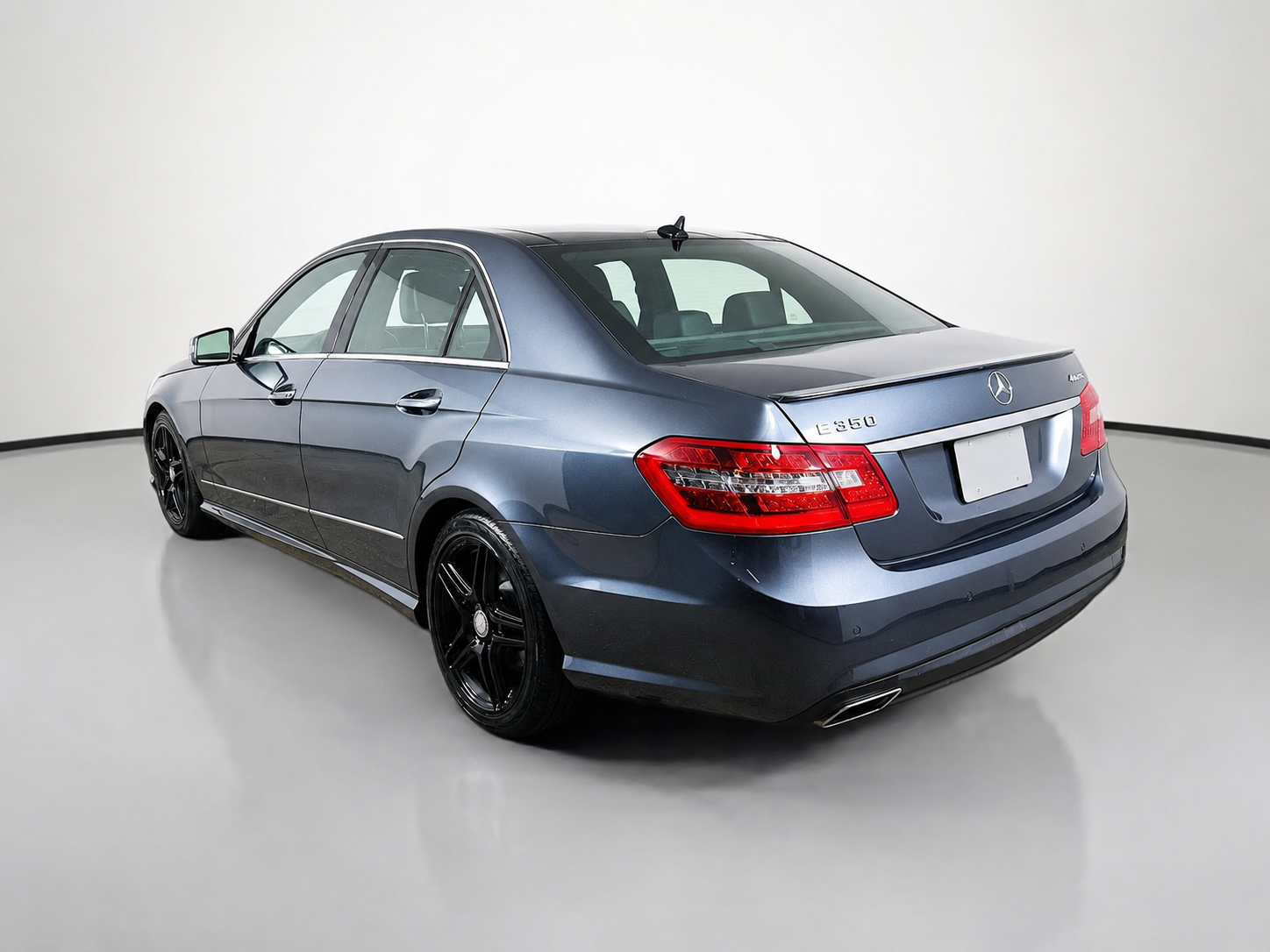 Used 2013 Mercedes-Benz E 350 4MATIC Sedan image 8