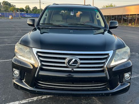 Used 2013 Lexus LX 570 4WD w/ Luxury Pkg image 2