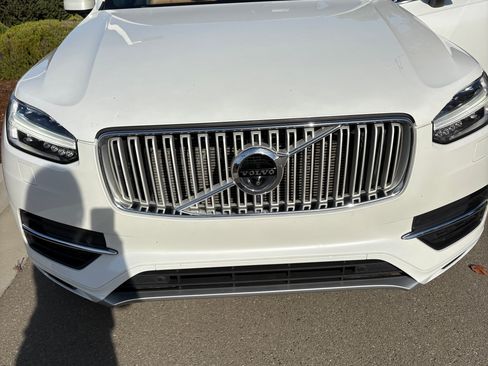 Used 2017 Volvo XC90 T8 Inscription w/ Luxury Package image 5