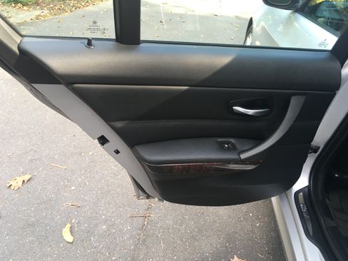 Used 2010 BMW 328i xDrive Sedan image 12