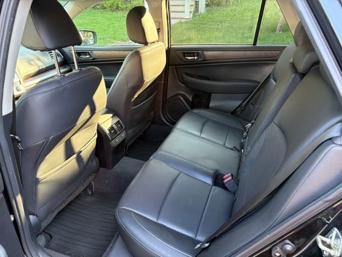 Used 2016 Subaru Outback 2.5i Limited AWD/4WD image 10