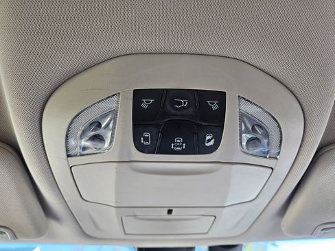 Used 2017 Chrysler Pacifica Touring-L Plus image 14