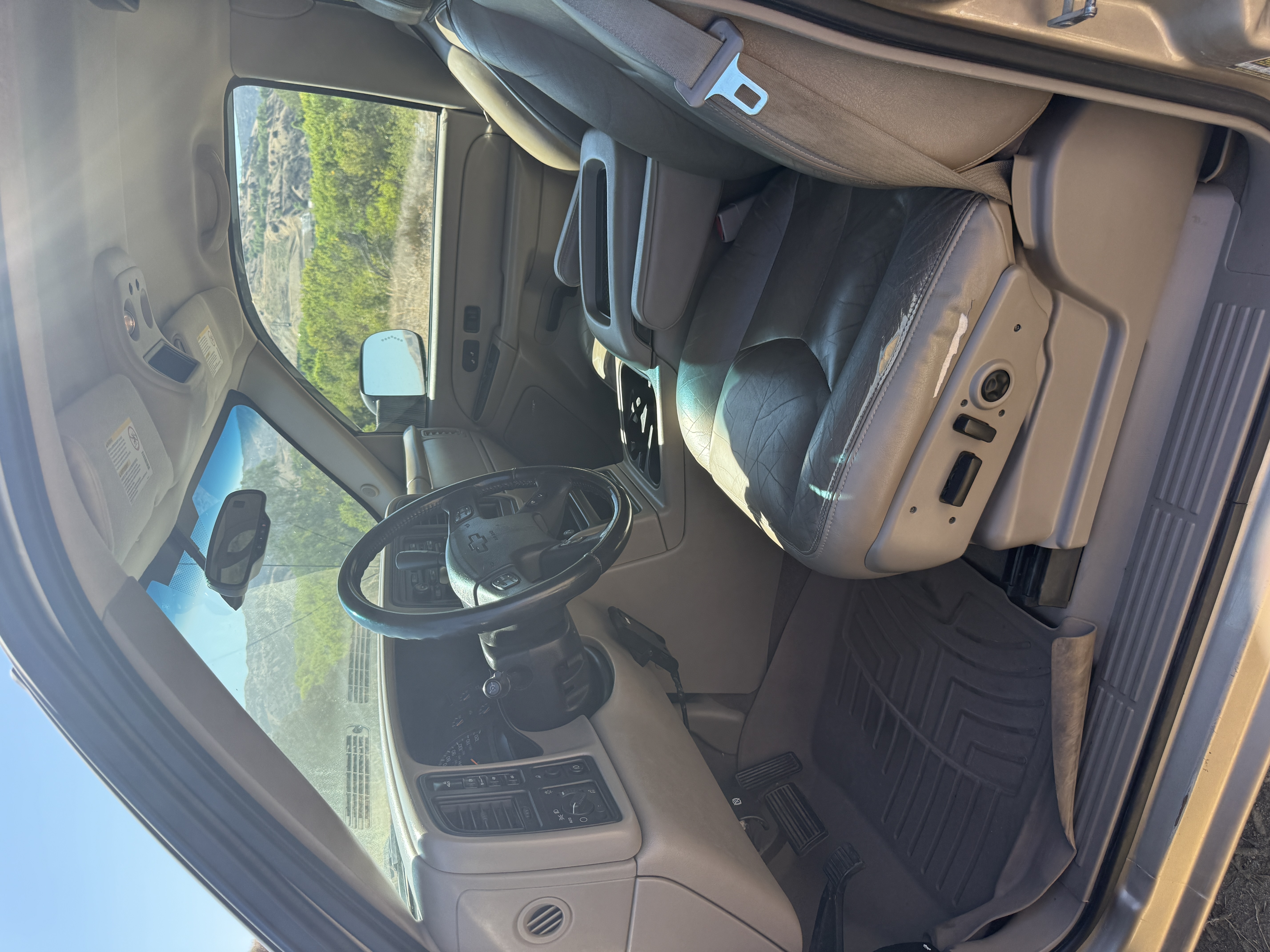 Used 2004 Chevrolet Silverado 3500 4x4 Crew Cab w/ Skid Plate Package image 13
