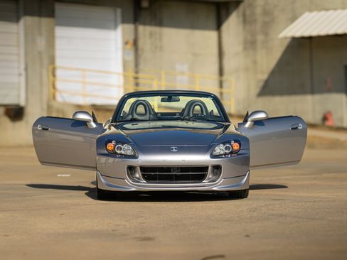 Used 2004 Honda S2000 image 10