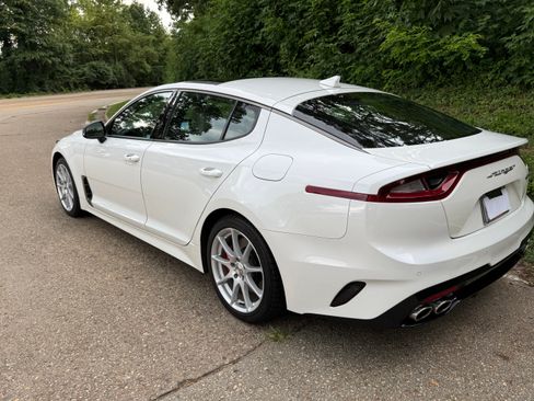 Used 2019 Kia Stinger GT2 AWD/4WD image 6