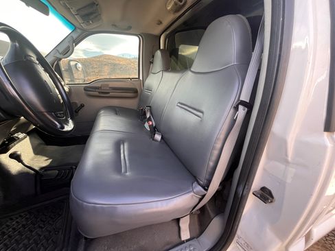 Used 2002 Ford F350 4x4 Regular Cab Super Duty image 12