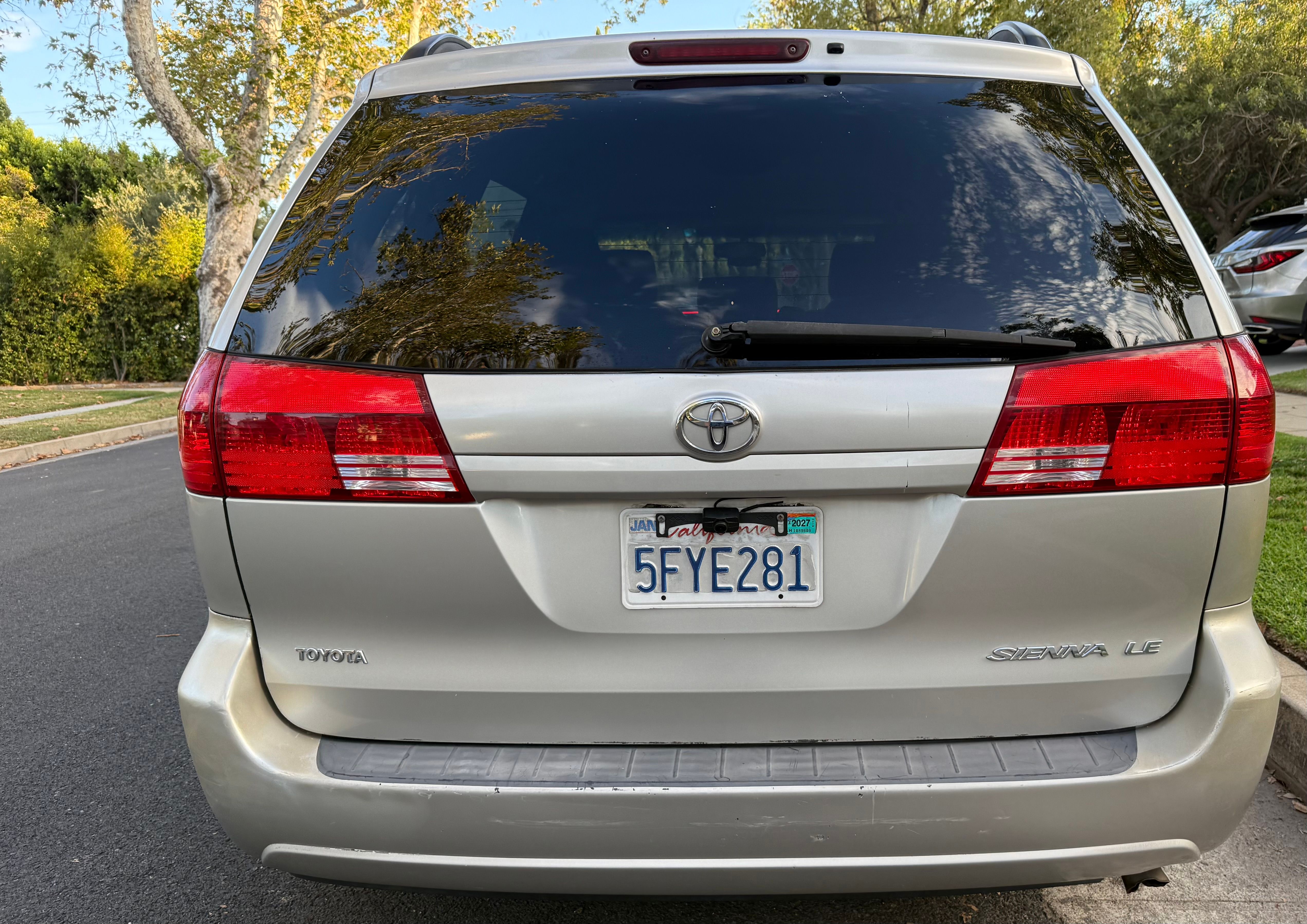 Used 2004 Toyota Sienna LE FWD image 2