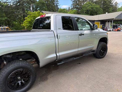 Used 2018 Toyota Tundra SR5 w/ TRD Off Road Package AWD/4WD image 6