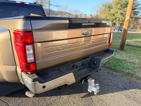 Used 2021 Ford F350 Lariat w/ Chrome Package image 12