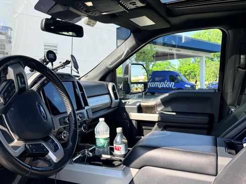 Used 2022 Ford F250 Lariat w/ Lariat Ultimate Package AWD/4WD image 6