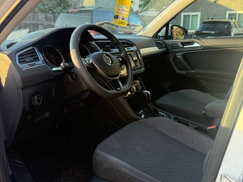 Used 2018 Volkswagen Tiguan S FWD image 10