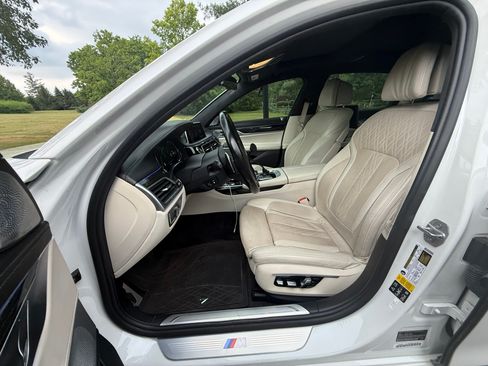 Used 2016 BMW 750i xDrive AWD/4WD image 10