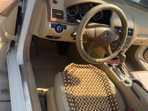 Used 2008 Mercedes-Benz C 300 4MATIC Sedan image 2