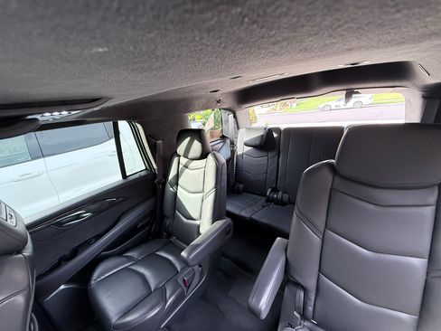 Used 2016 Cadillac Escalade Platinum image 11