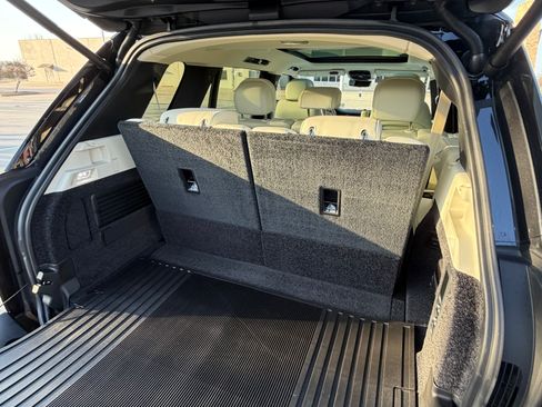 Used 2025 Land Rover Range Rover Long Wheelbase SE image 25