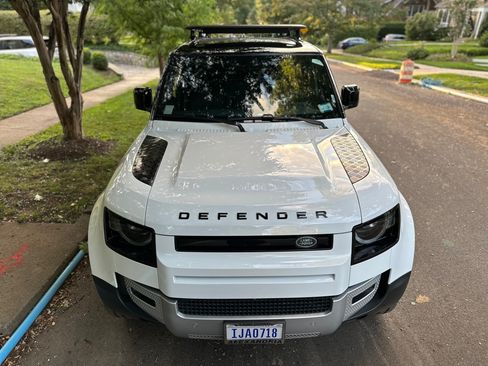 Used 2023 Land Rover Defender 130 SE image 23