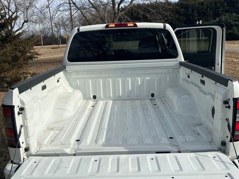 Used 2023 Nissan Frontier SV image 19