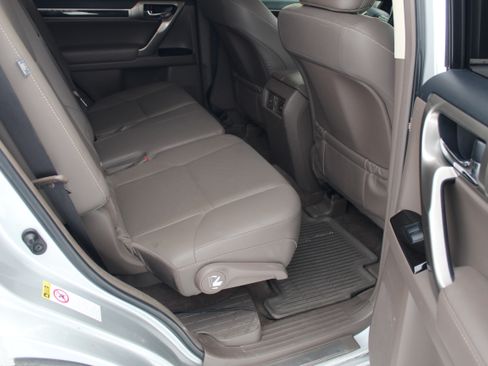 Used 2016 Lexus GX 460 460 Sport Utility 4D image 18