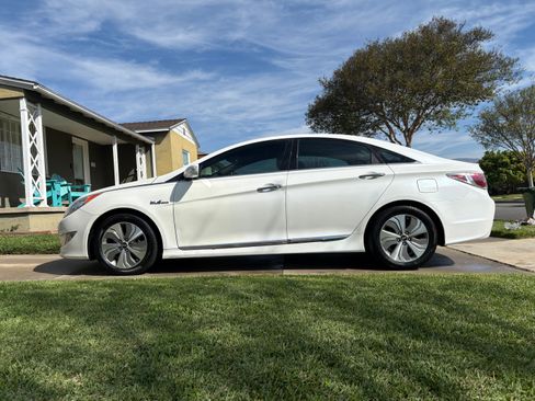 Used 2015 Hyundai Sonata Limited w/ Option Group 02 image 1