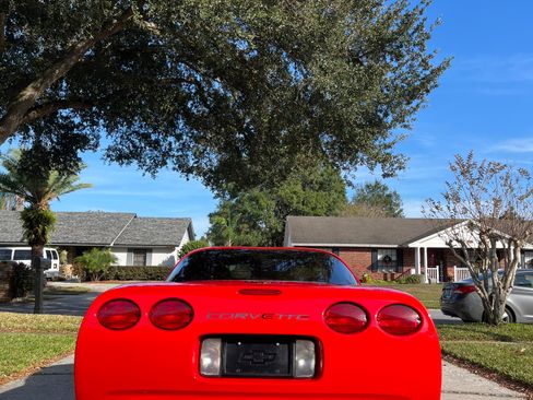 Used 2004 Chevrolet Corvette Coupe w/ Preferred Equipment Group image 8
