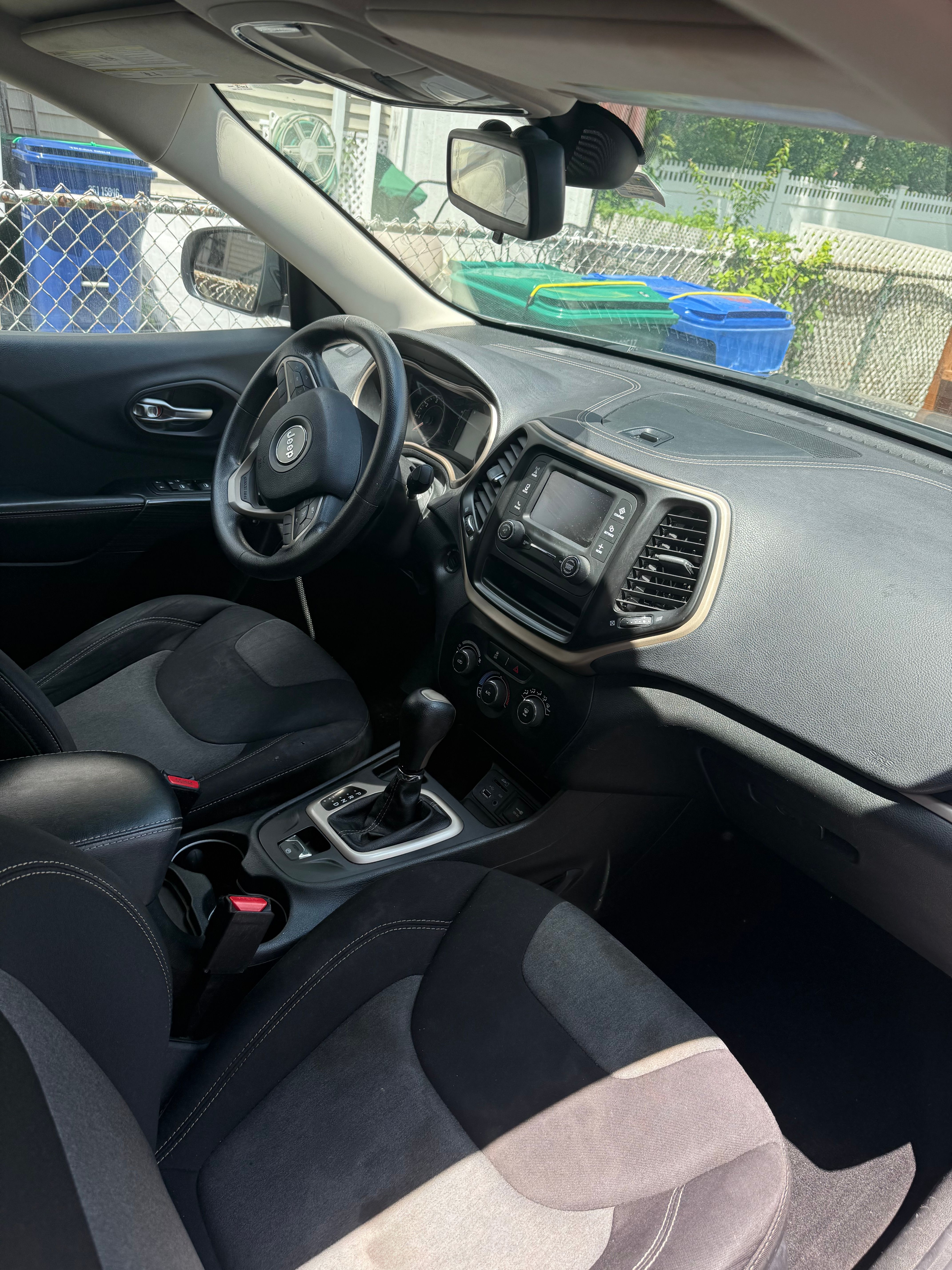 Used 2014 Jeep Cherokee Sport FWD image 8