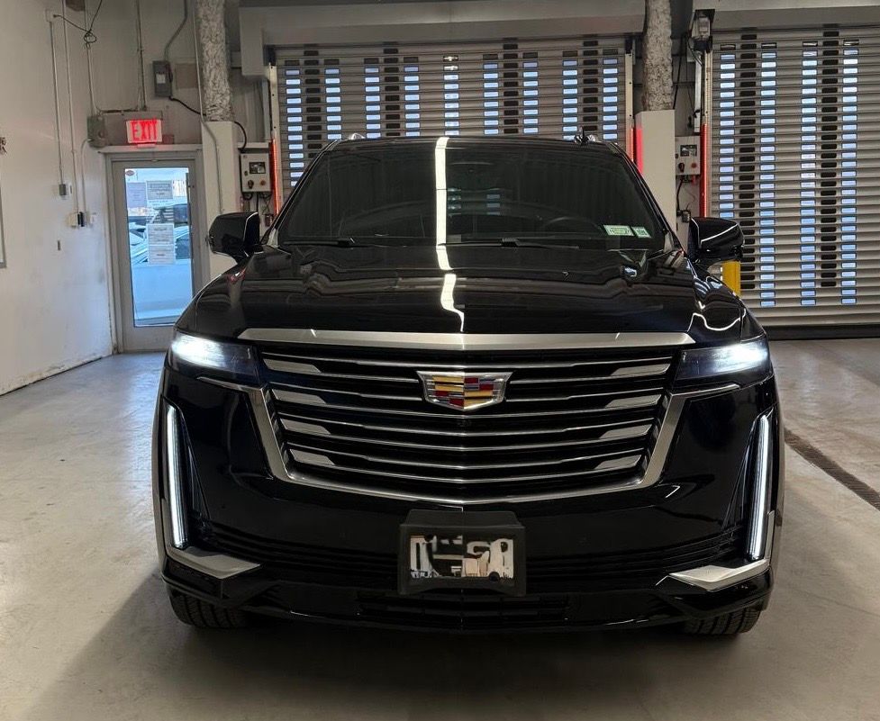 Used 2024 Cadillac Escalade ESV Premium Luxury AWD/4WD image 1