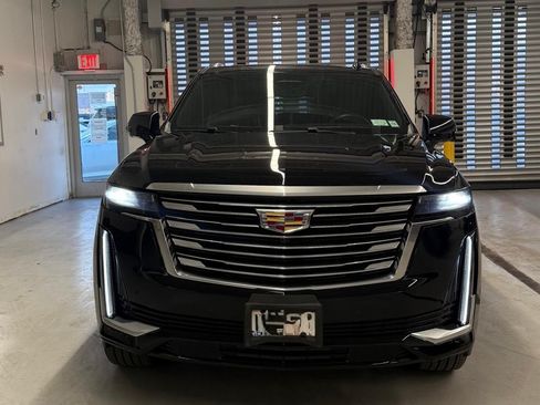 Used 2024 Cadillac Escalade ESV Premium Luxury image 1