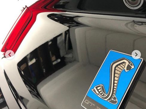 Used 2018 Ford Mustang Shelby GT350 w/ Convenience Package image 17