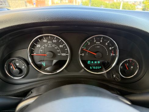 Used 2016 Jeep Wrangler Unlimited Sahara w/ Connectivity Group image 10