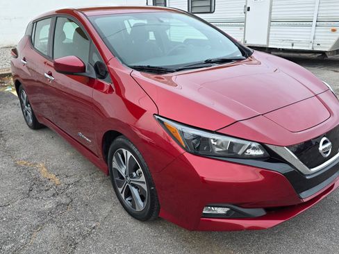 Used 2018 Nissan Leaf SV w/ SV All Weather Package image 4