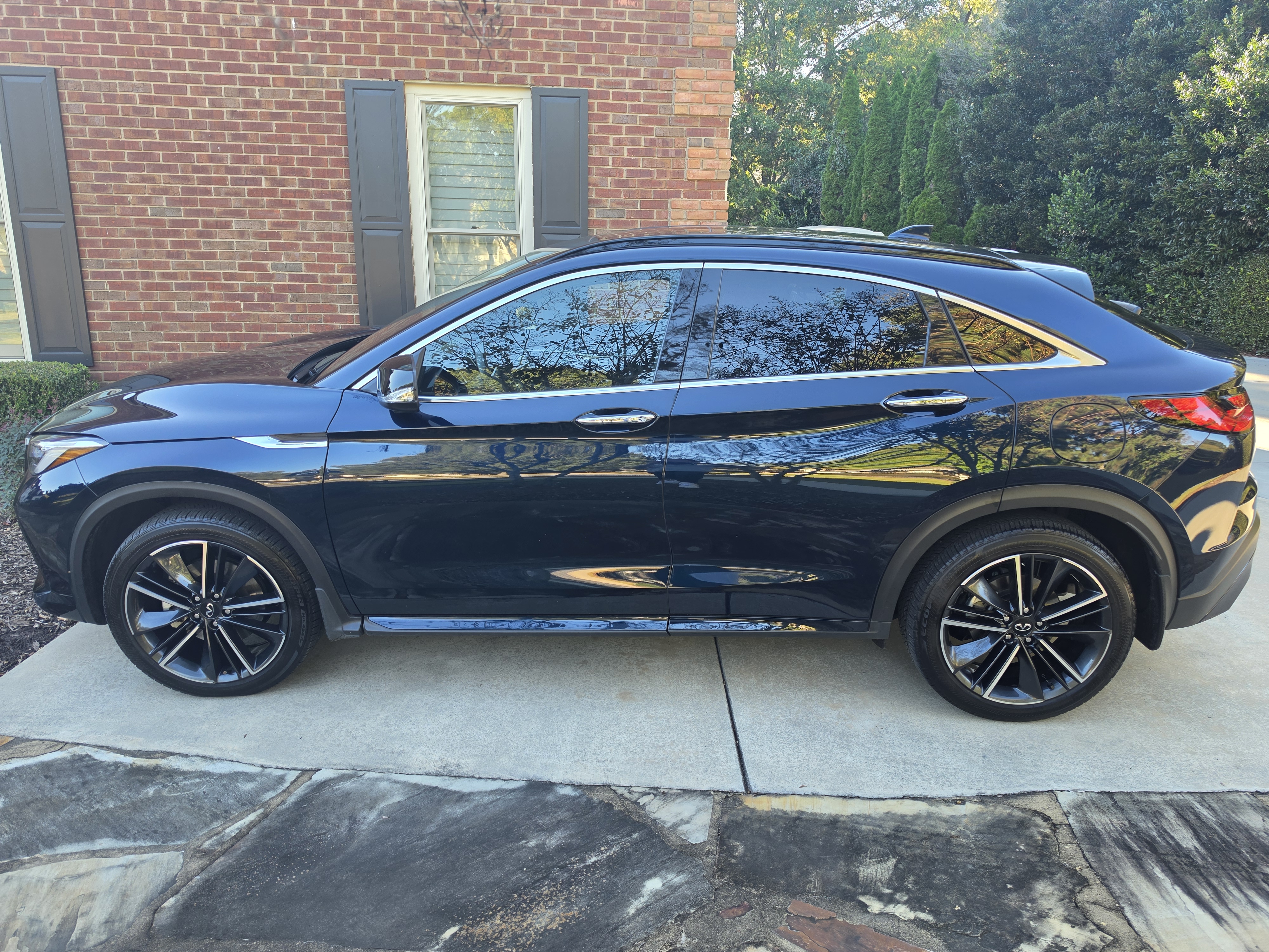 Used 2023 INFINITI QX55 Essential AWD/4WD image 2
