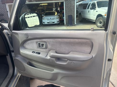 Used 2004 Toyota Tacoma 4x4 Double Cab image 21