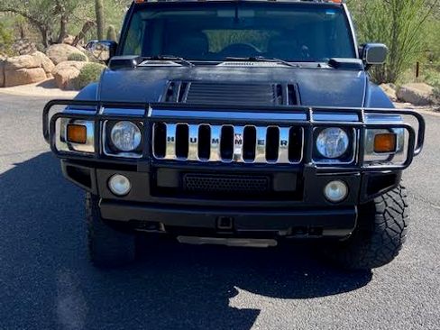 Used 2004 HUMMER H2 w/ Preferred Equipment Group image 2