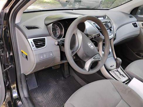 Used 2013 Hyundai Elantra GLS image 9
