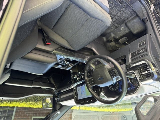 Used 2022 Ford F150 XLT w/ Equipment Group 302A High AWD/4WD image 13