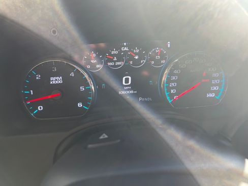 Used 2019 GMC Yukon Denali image 5