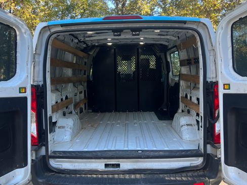 Used 2018 Ford Transit 250 130 Low Roof w/ Exterior Upgrade Package image 4