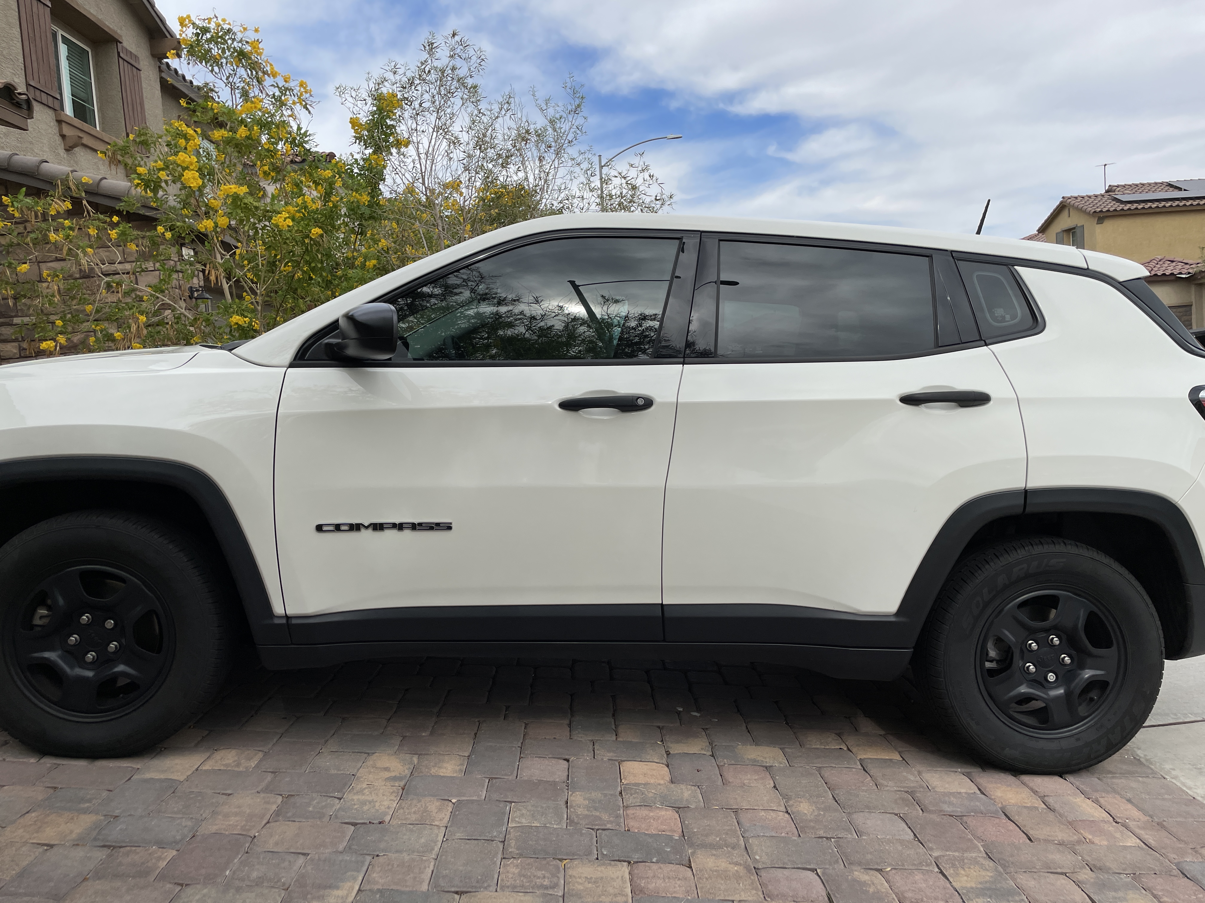 Used 2018 Jeep Compass Sport FWD image 9