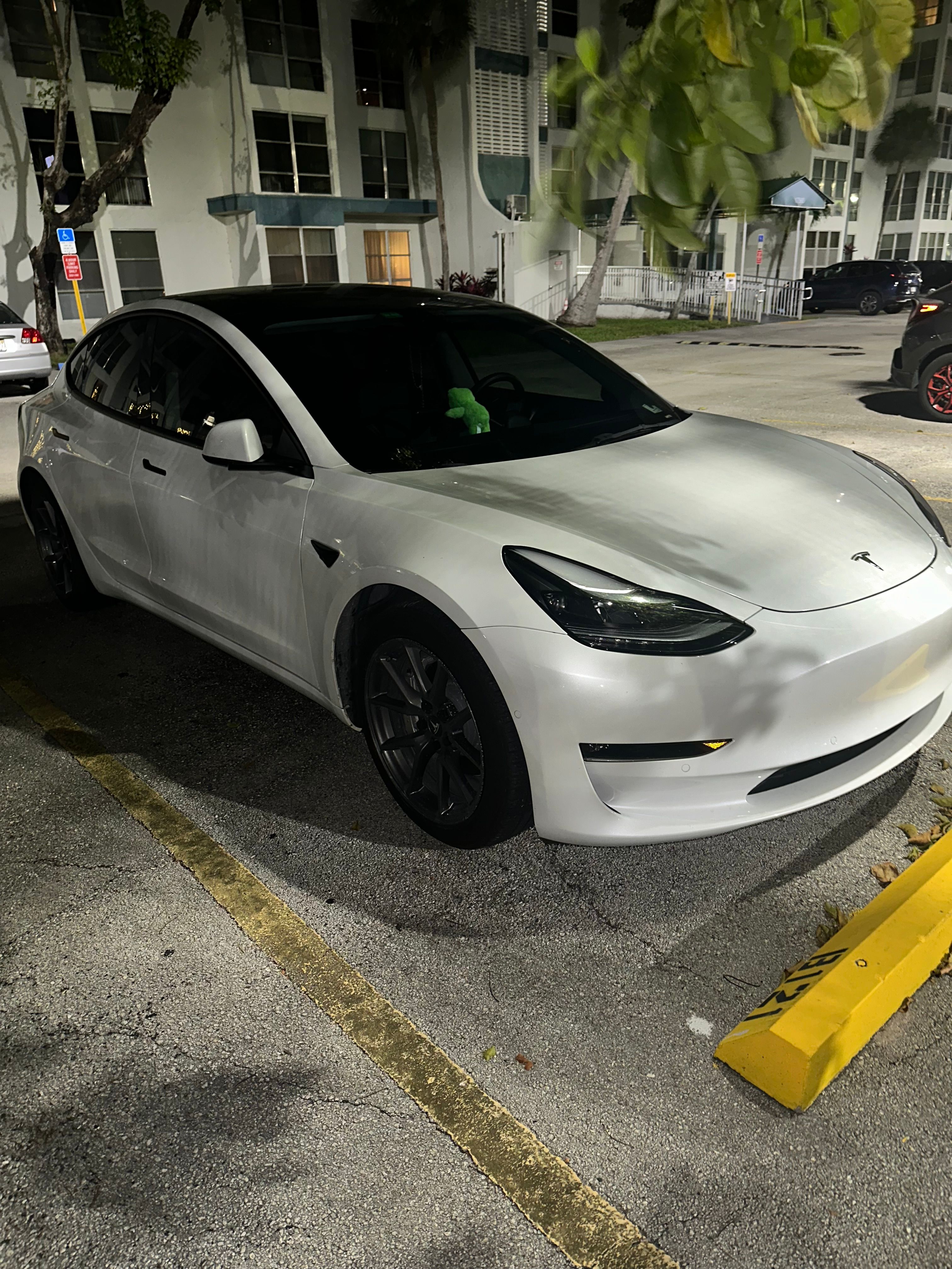 Used 2022 Tesla Model 3 Long Range AWD/4WD image 9
