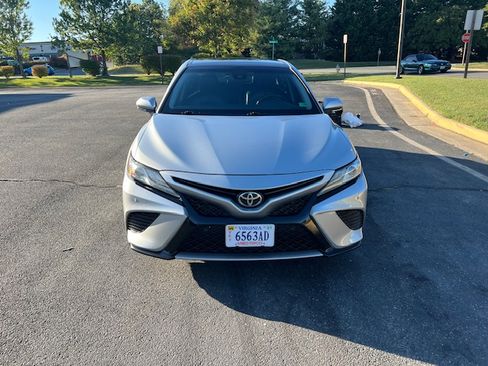 Used 2018 Toyota Camry XSE image 6