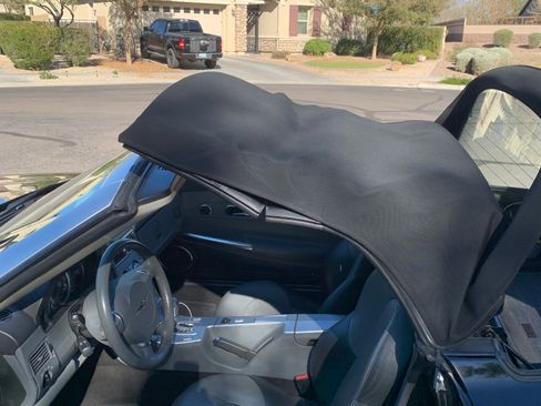 Used 2006 Chrysler Crossfire Limited image 18