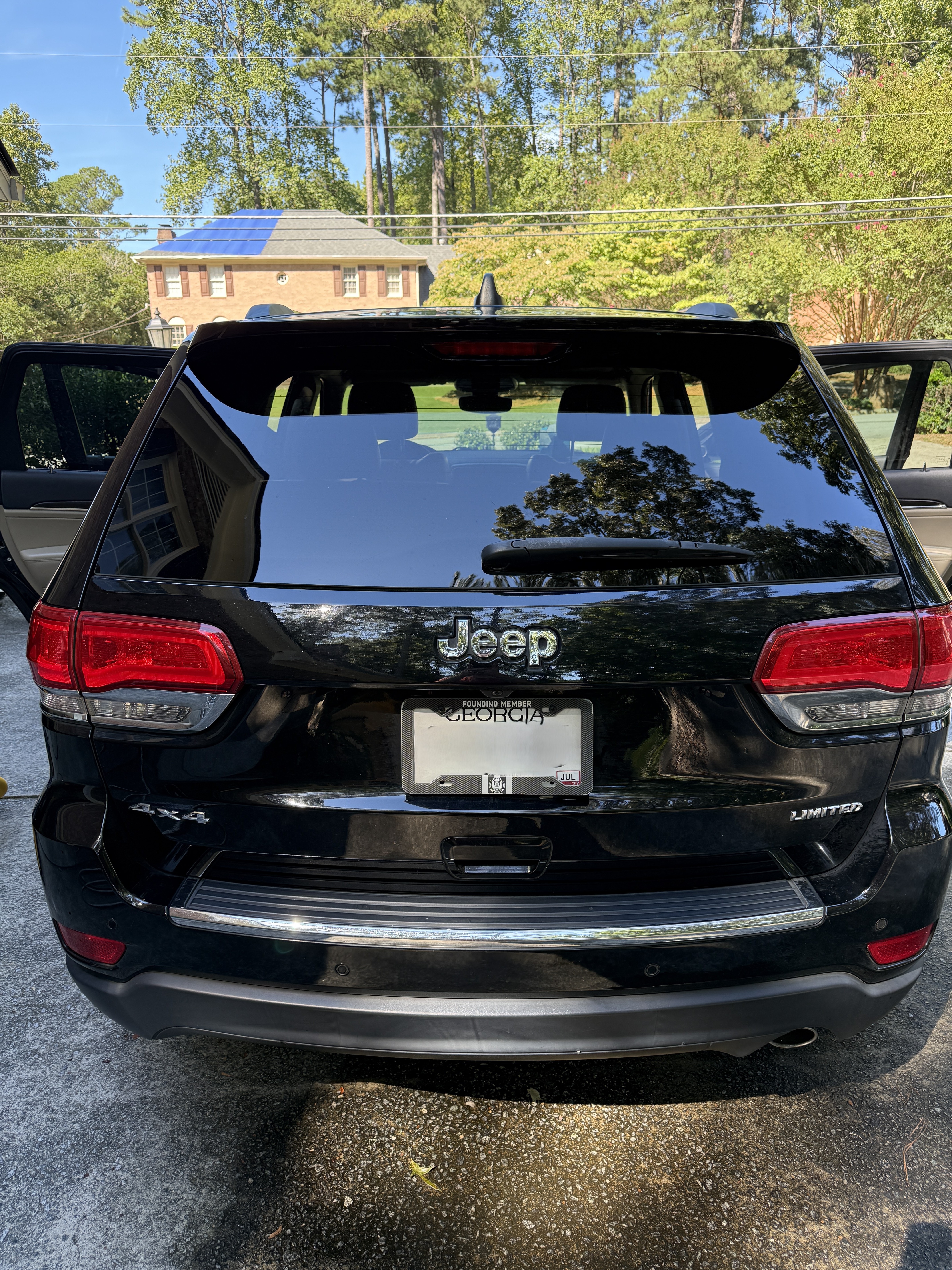 Used 2018 Jeep Grand Cherokee Limited AWD/4WD image 8