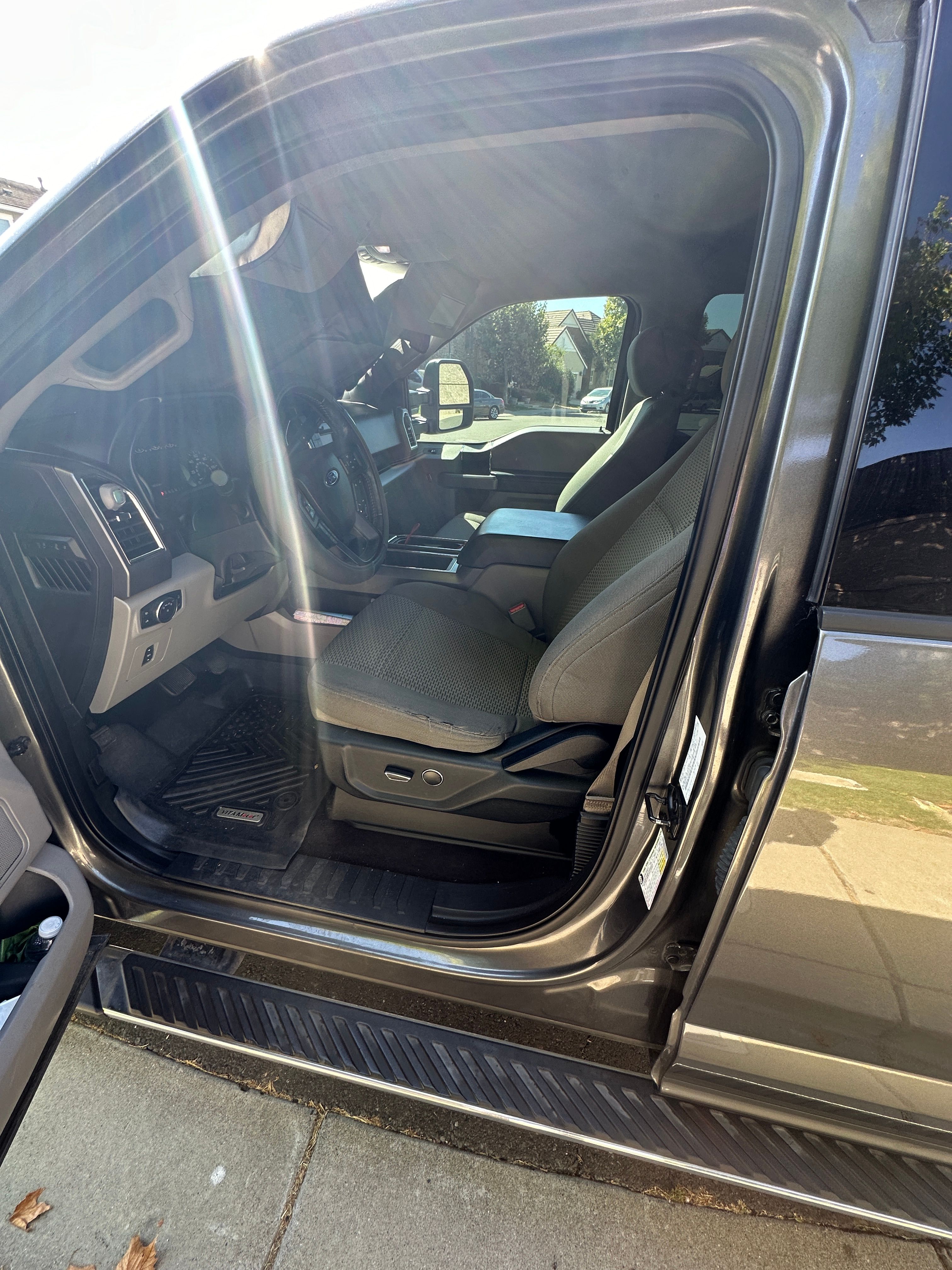 Used 2015 Ford F150 XLT w/ Equipment Group 301A Mid AWD/4WD image 2