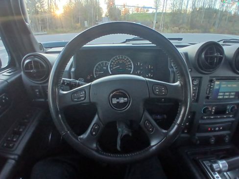 Used 2005 HUMMER H2 SUT w/ Preferred Equipment Group image 13