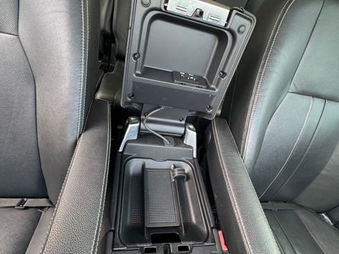 Used 2011 Land Rover LR4 HSE image 17