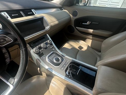 Used 2017 Land Rover Range Rover Evoque SE AWD/4WD image 10